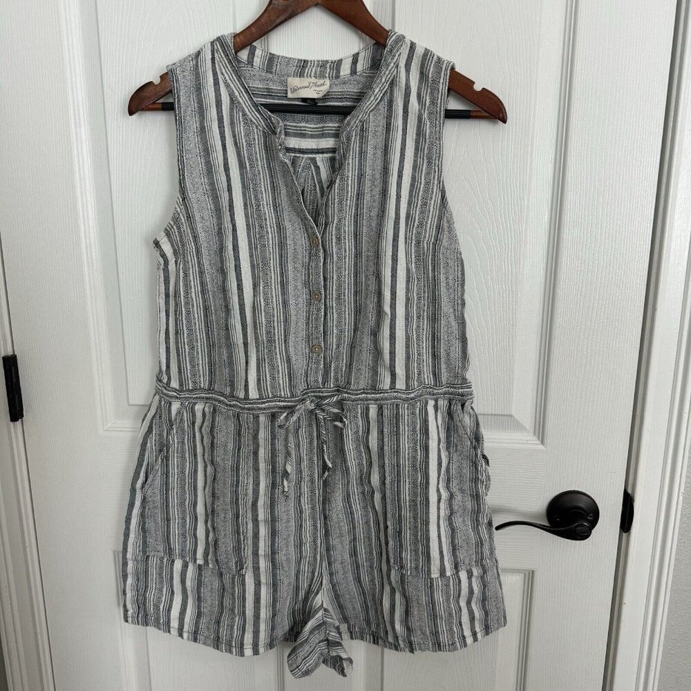 Universal Threads sleeveless shorts romper women's sz M